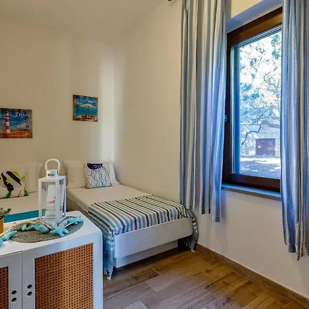 Sardiniare-villa Pelosa